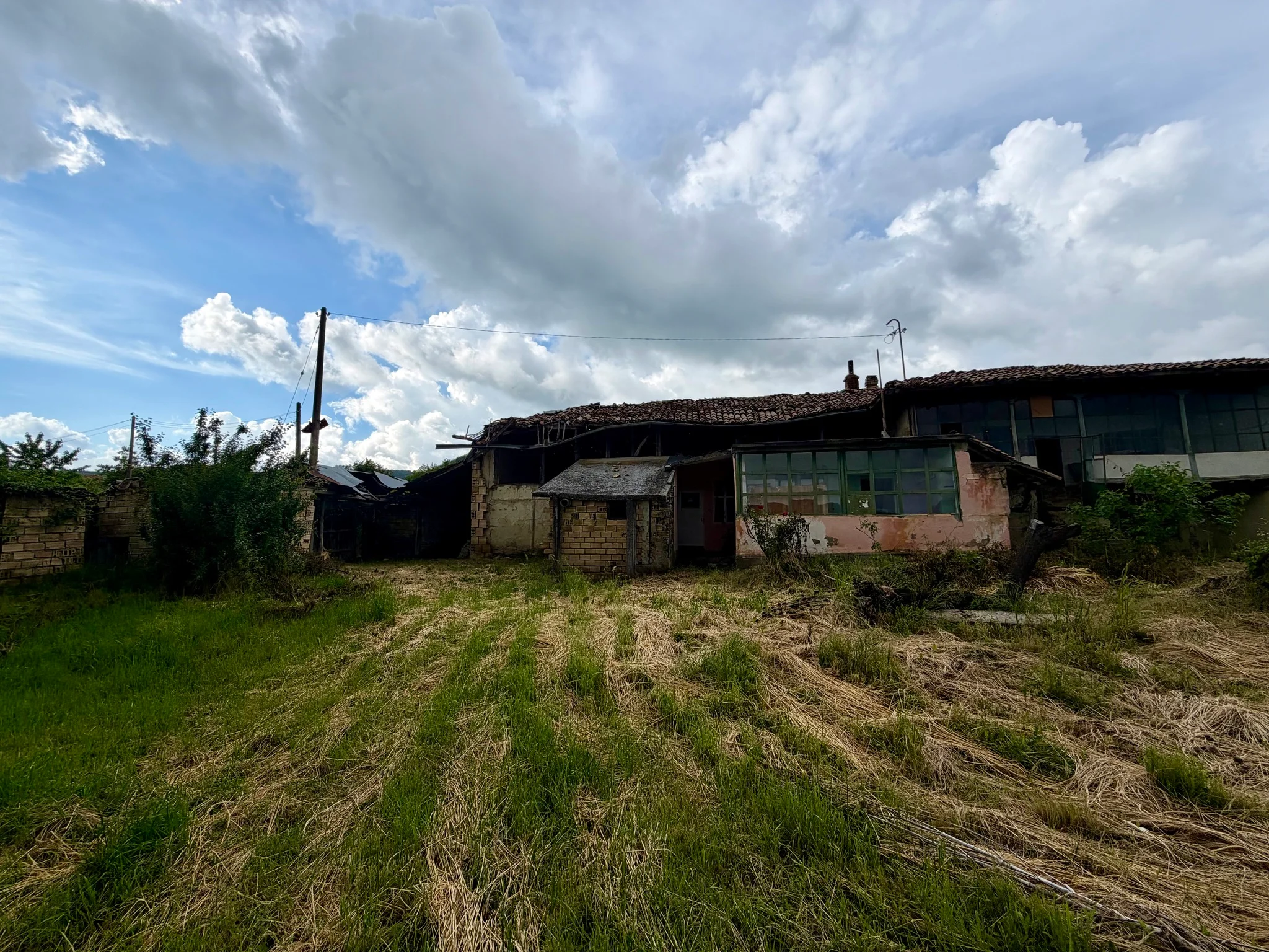 продава къща в село лиляк търговище